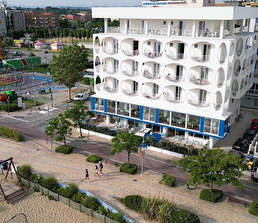 Ambasciatori Hotel - Beach Front -Breakfast Xxl & Brunch Until 12 30Pm ミザーノ・アドリアーティコ エクステリア 写真