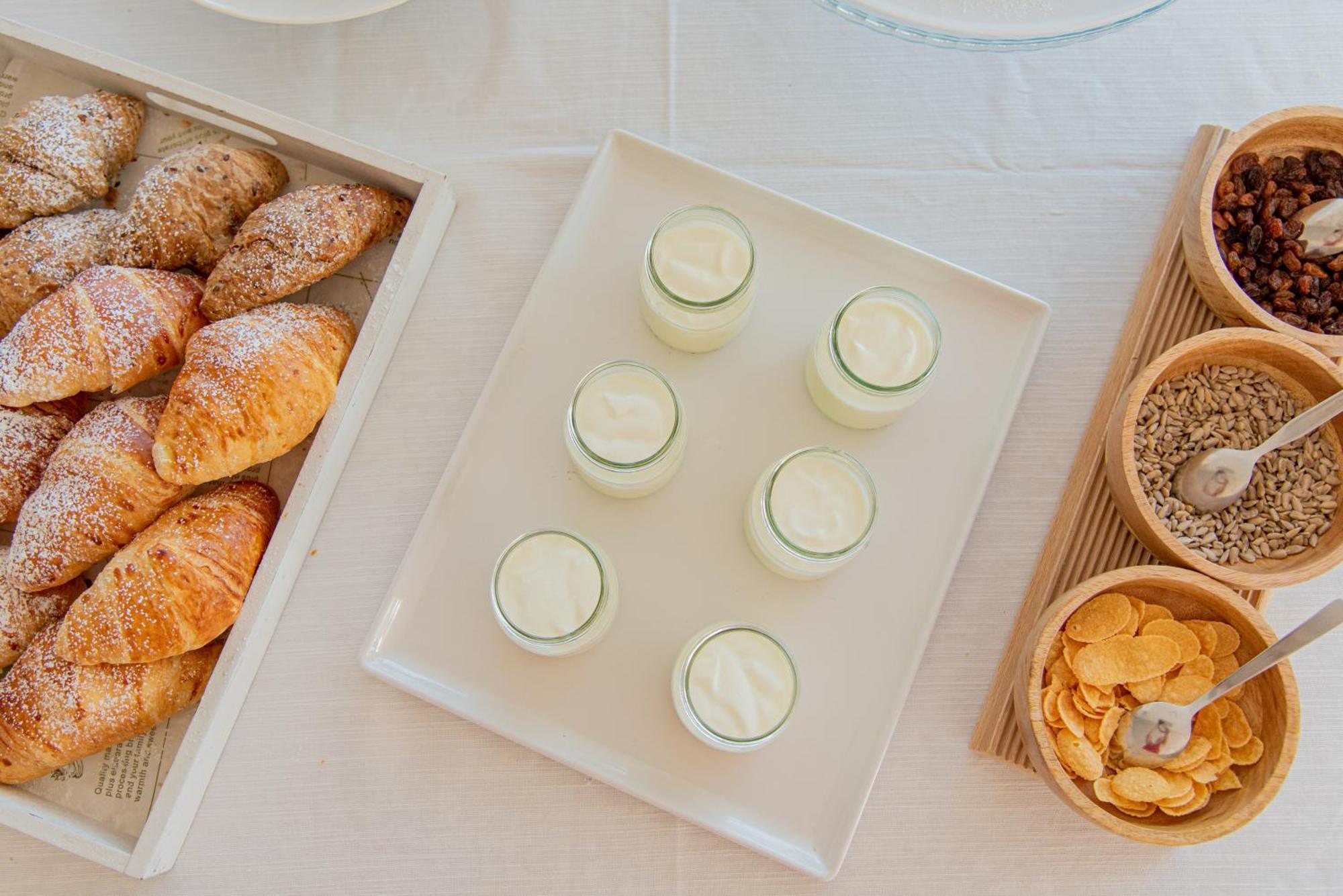 Ambasciatori Hotel - Beach Front -Breakfast Xxl & Brunch Until 12 30Pm ミザーノ・アドリアーティコ エクステリア 写真
